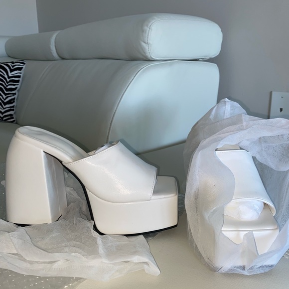 white chunky platform heels - Picture 4 of 4